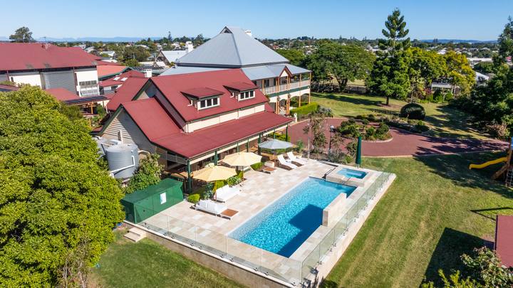 Kensington & Spa Silver Mist - Image 8